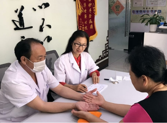 中国当代名医-徐修信625.png